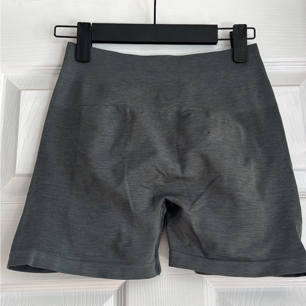 Alphalete amplify shorts